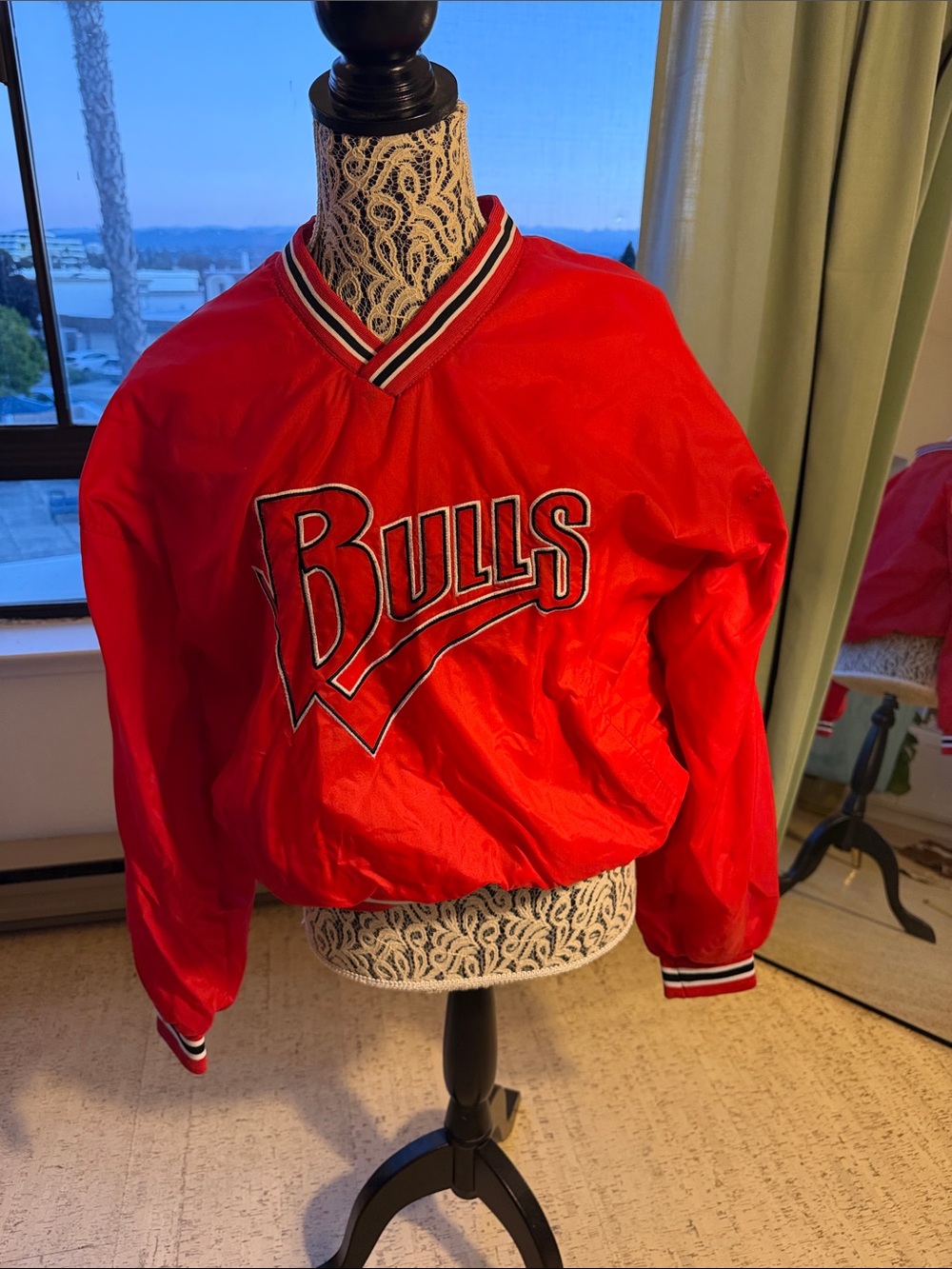 STARTER Red Bulls V-neck Pullover Jacket with Black & White Trim